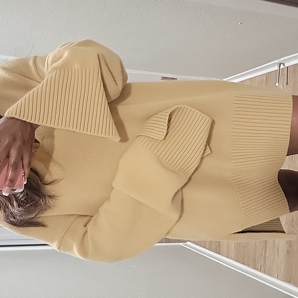 Cozy Tan Wool Blend  V-Neck Oversized Sweater - Picture 11 of 14